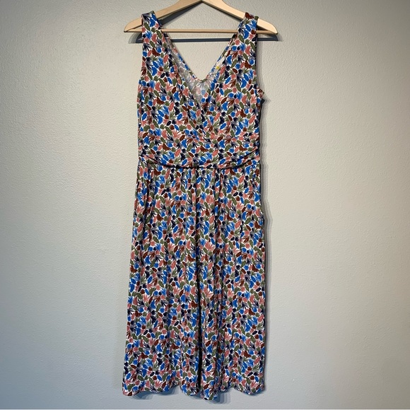 BODEN | Women’s Effie V-Neck Jersey Midi Dress - Picture 2 of 10